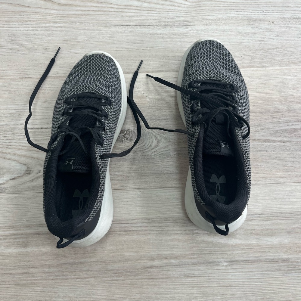 UNDER ARMOUR Ripple Black 3021187-004 size 9 women’s